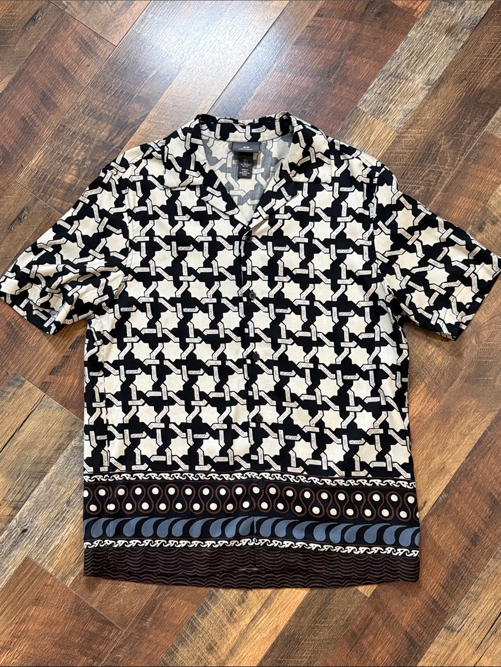 H&M Regular Fit Lyocell Camp Collar Shirt Geometric Print Size Small